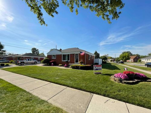22225 Love St, Saint Clair Shores, MI, 48082-2480 | Card Image