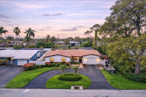 1540 Ne 47th St, Oakland Park, FL, 33334-4213 | Card Image