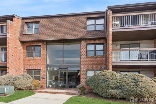 j-124 Beverly Hill Ter, Woodbridge, NJ, 07095 | Card Image