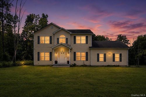 977 Mt Hope Rd, Middletown, NY, 10940-7141 | Card Image