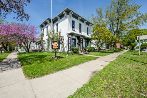 922 Main Street, St. Joseph, MI, 49085 | Card Image