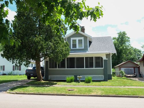 813 W Vine St, Champaign, IL, 61820-2862 | Card Image