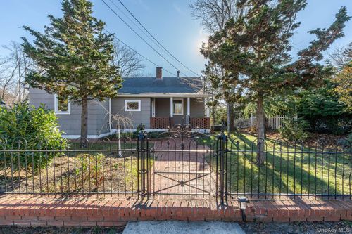 1375 Main St, Riverhead, NY, 11901-3138 | Card Image