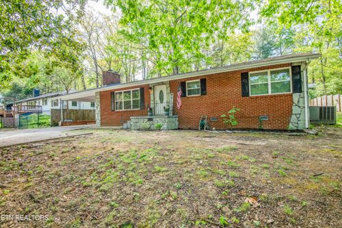 1212 Pilleaux Dr, Knoxville, TN, 37912-3041 | Card Image