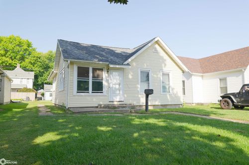 1227 N 6th St, Burlington, IA, 52601-4702 | Card Image