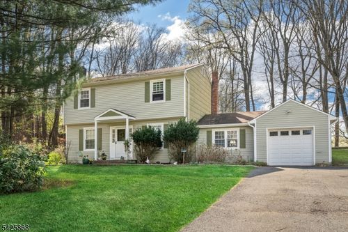 24 Camelot Dr, Budd Lake, NJ, 07828-1432 | Card Image