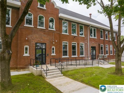 one-bedroom-1012 2nd St, CATASAUQUA, PA, 18032-2701 | Card Image