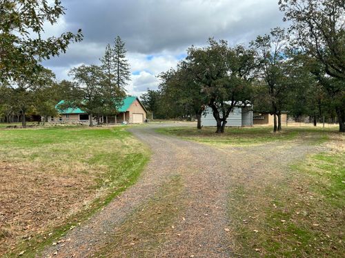 355 Bond Rd, Shady Cove, OR, 97539-9705 | Card Image