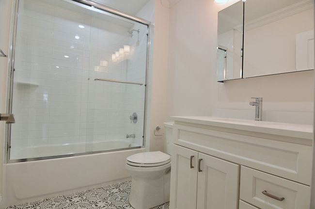 UNIT-2 - 56 Cedar St, Condo with 3 bedrooms, 2 bathrooms and 1 parking in Boston MA | Image 7
