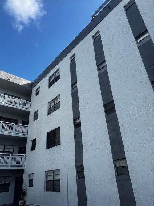 120-13500 Ne 3rd Ct, North Miami, FL, 33161 | Card Image