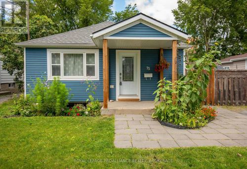 75 Scott St, Kingston, ON, K7L1L6 | Card Image