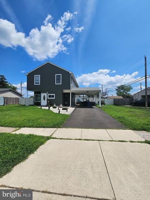 12 Crescent Ln, LEVITTOWN, PA, 19055-1622 | Card Image