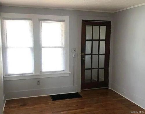 198 Knickerbocker Ave, Rochester, NY, 14615-3924 | Card Image