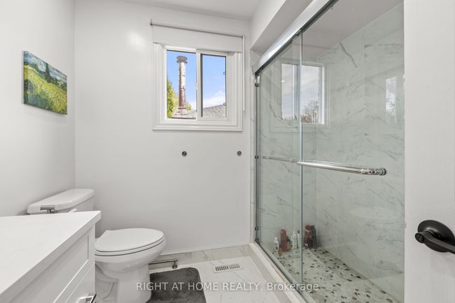 4 Deena Pl, House other with 8 bedrooms, 7 bathrooms and 6 parking in Markham ON | Image 32