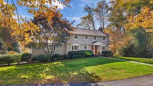 101 Golden Hill St, Trumbull, CT, 06611-5012 | Card Image