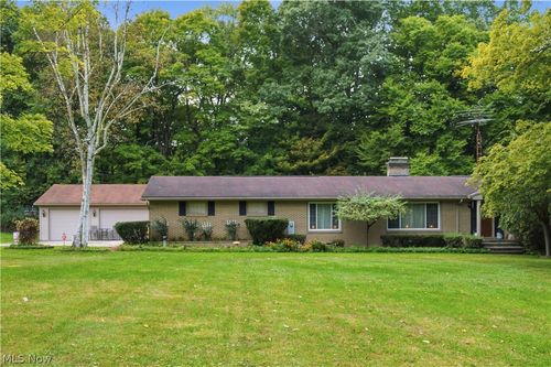 885 W Pidgeon Rd, Salem, OH, 44460-4135 | Card Image
