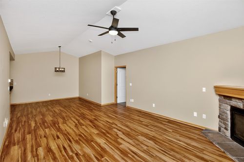 2212 Sw 35th St, Ankeny, IA, 50023-5902 | Card Image