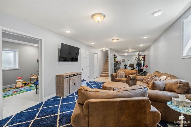 3673 Stewart Farm Rd, House other with 6 bedrooms, 4 bathrooms and null parking in Wamego KS | Image 36