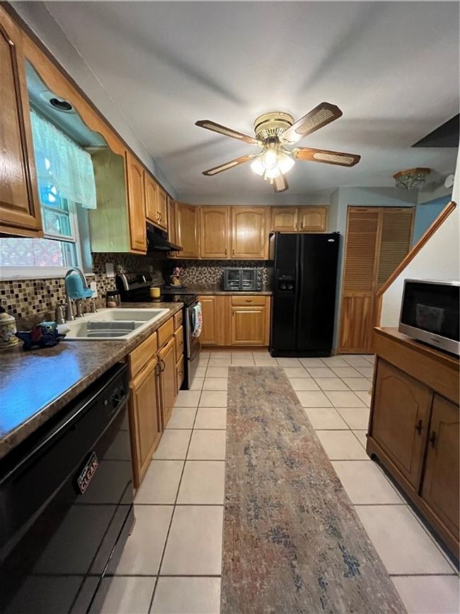 KITCHEN | Image 6