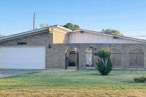 1895 Lucille St, Beaumont, TX, 77705-3330 | Card Image