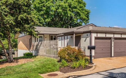 995 Cardello Dr, Manchester, MO, 63021-7571 | Card Image