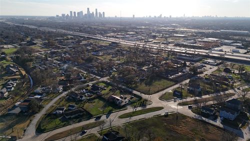 3310 Cavalcade St, Houston, TX, 77026-3310 | Card Image