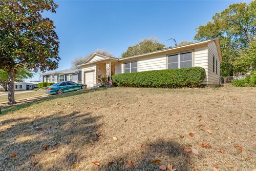 2505 Albemarle Dr, Farmers Branch, TX, 75234-3422 | Card Image