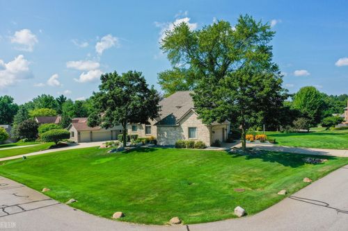 8109 Orchardview Dr, Washington Township, MI, 48095-1345 | Card Image