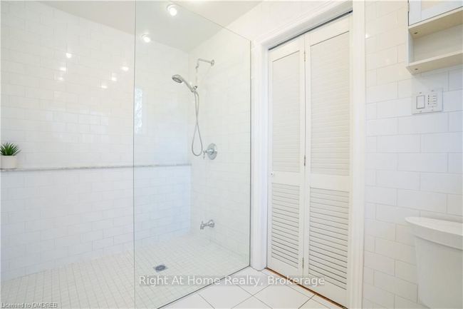 47 Morton Ave, House other with 4 bedrooms, 2 bathrooms and 4 parking in Dundas ON | Image 25