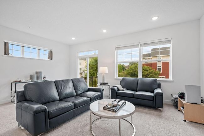 3141 Clover Ridge Dr, Townhouse with 3 bedrooms, 3 bathrooms and null parking in Chaska MN | Image 19