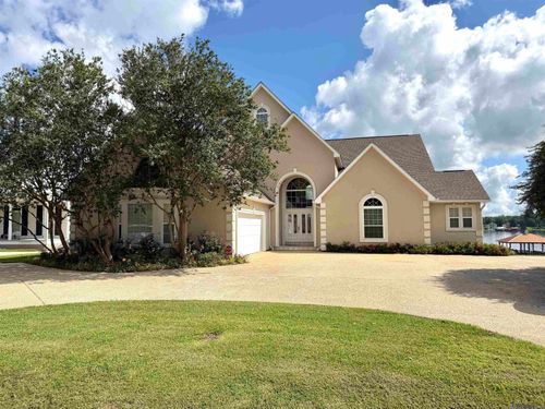 7512 False River Rd, Oscar, LA, 70762-6220 | Card Image