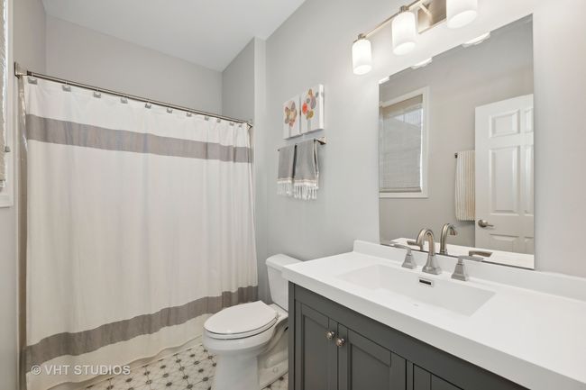 2252 Avalon Dr, House other with 5 bedrooms, 4 bathrooms and 3 parking in Buffalo Grove IL | Image 8