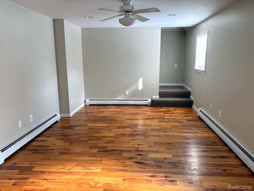 4675 Lakeborn Dr, White Lake, MI, 48383-1546 | Card Image