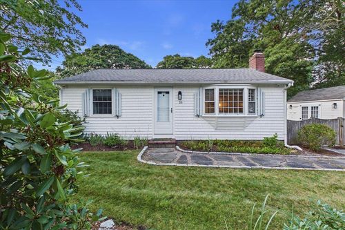 16 Liberty Ln, West Yarmouth, MA, 02673-4712 | Card Image