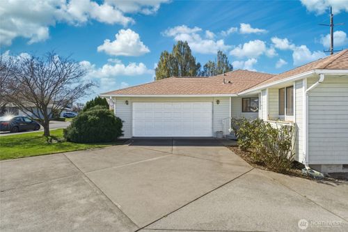 807 Se Sentry Dr, College Place, WA, 99324-4002 | Card Image