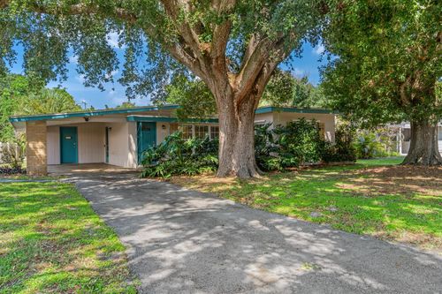 2456 Cortez Ave, Vero Beach, FL, 32960-4133 | Card Image