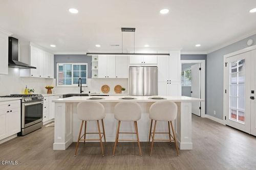 8527 Eureka St, VENTURA, CA, 93004-2143 | Card Image