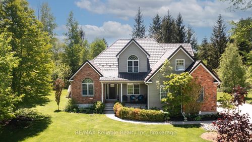 32 Christy St, Bayfield, ON, N0M1G0 | Card Image