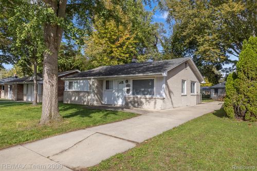 24822 Pennie St, Dearborn Heights, MI, 48125-1864 | Card Image