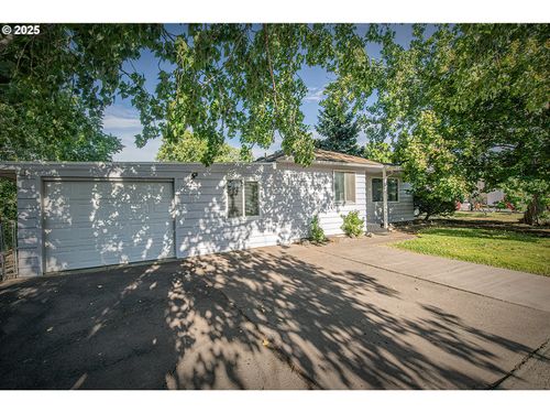 1116 Helen St, Milton-Freewater, OR, 97862-1626 | Card Image