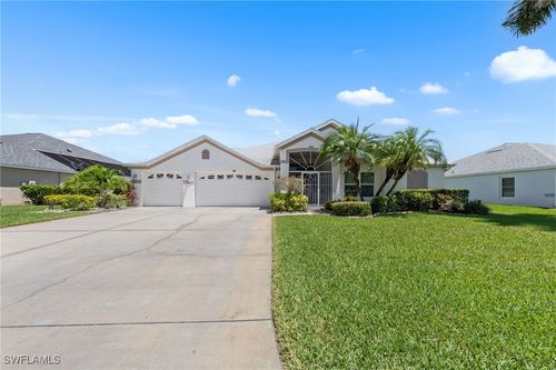 18301 Plumbago Ct, LEHIGH ACRES, FL, 33972-7531 | Card Image