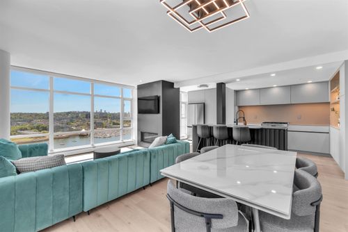 2506-198 Aquarius Mews, Vancouver, BC, V6Z2Y4 | Card Image