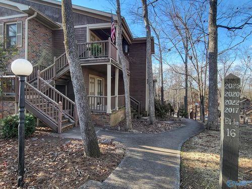 2020-2020 Woodlawn Dr Sw, Huntsville, AL, 35802-4400 | Card Image