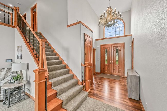 W226N3550 Wethersfield Road, House other with 5 bedrooms, 3 bathrooms and null parking in Pewaukee WI | Image 5