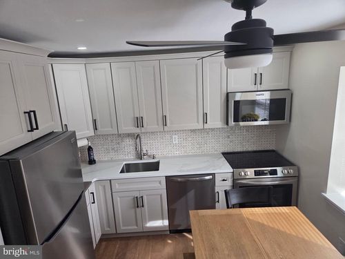 704 Silver Ct, Hamilton Square, NJ, 08690-3519 | Card Image