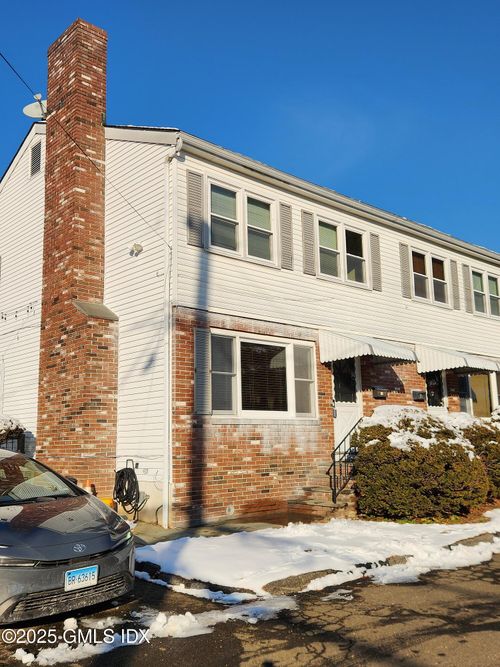 12 Palmer St, Cos Cob, CT, 06807-2138 | Card Image