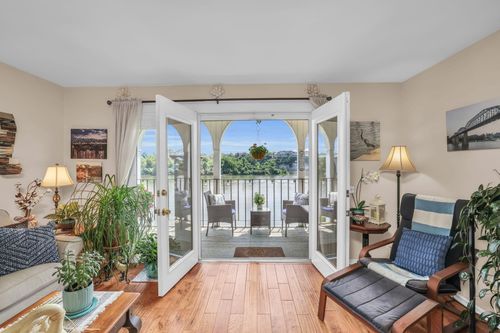 546 River St, Chattanooga, TN, 37405-4172 | Card Image