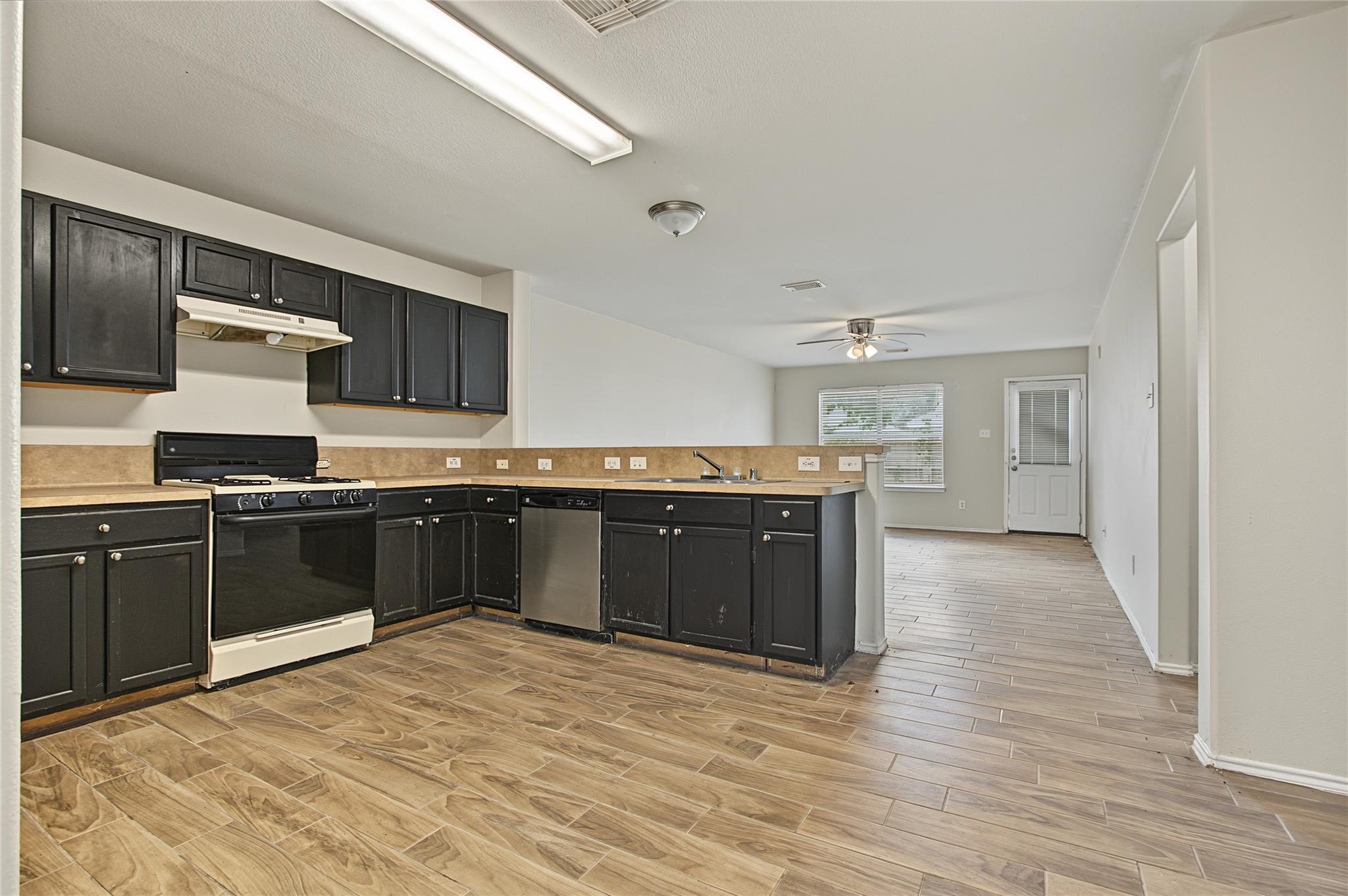 Residential Lease in Cypress 3