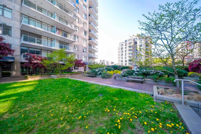 2203 - 892 Carnarvon Street, Condo with 2 bedrooms, 2 bathrooms and 1 parking in New Westminster BC | Image 17