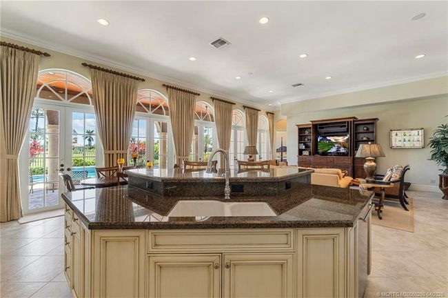 110 Se San Fratello, House other with 3 bedrooms, 5 bathrooms and 2 parking in PORT SAINT LUCIE FL | Image 18